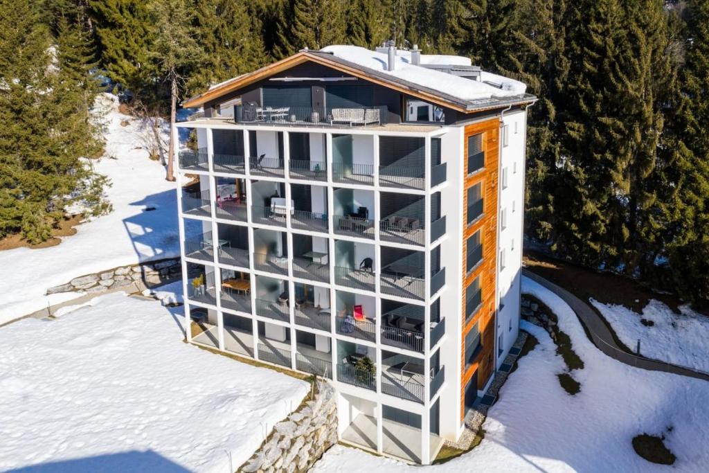 Elegant Apartment Near Laax Slopes - 2