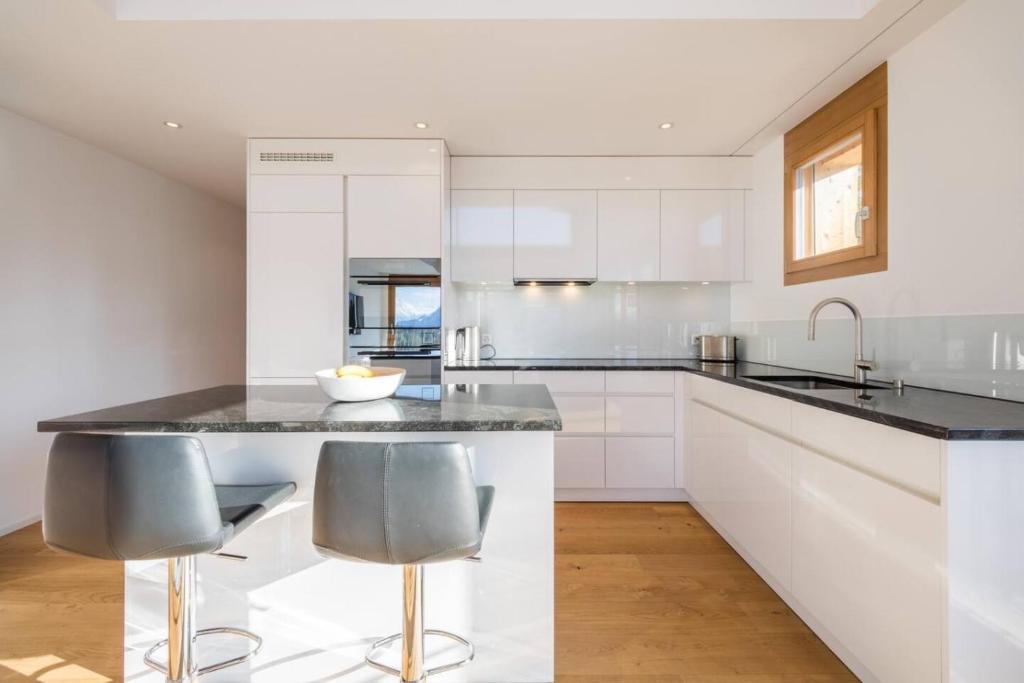Elegant Apartment Near Laax Slopes - 4