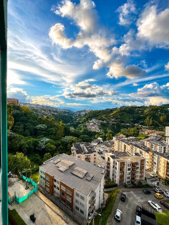 Apartamento Urban Manizales, Parking Gratis, Muy Central, Hermosas Vistas y Cómodo - 1