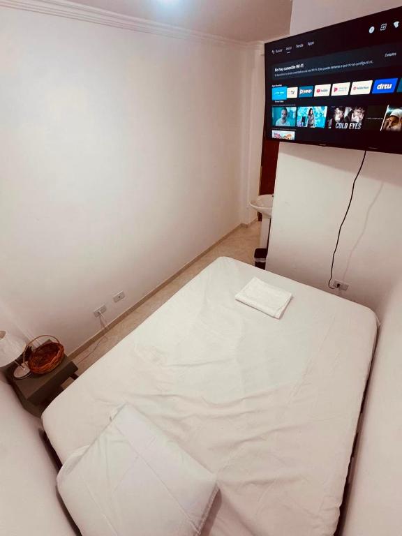 Habitación Doble con Baño Privado, Smart TV y Wifi, Galán Deluxe - 1