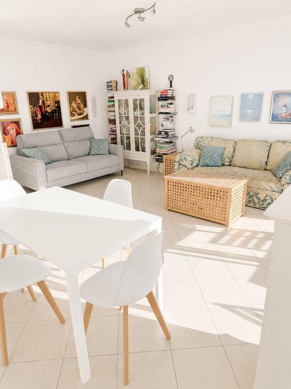 Apartment near the beach and pool - 2