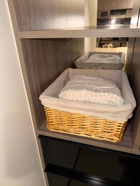 Modern studio apartment in a luxury building - 4