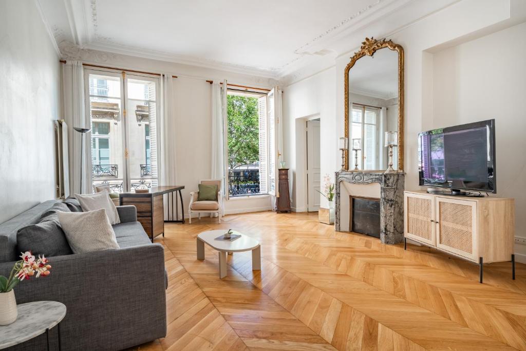 Prestige et Elégance aux Champs Elysees 80m2 - 1
