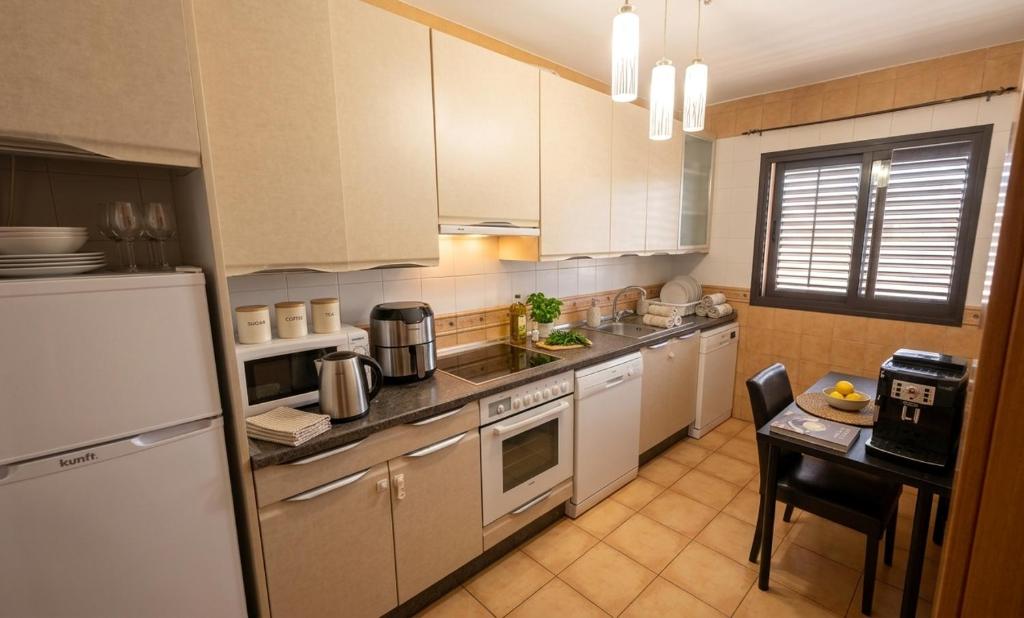 Lush Home Costa Adeje - Garden,BBQ & Swimming Pool - 5