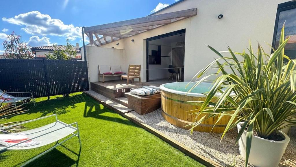 Lodge Luberon - Jacuzzi privatif illimité - À 15 min à pied centre de L'Isle-sur-la-Sorgue - 2 vélos à disposition - Clim, Parking privé, WiFi, linge et ménage inclus - 5