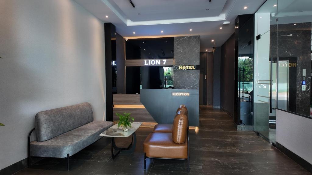 LION 7 HOTEL