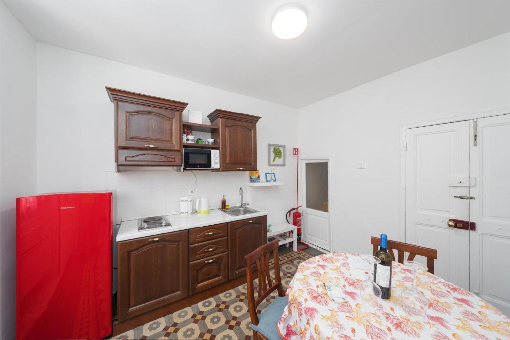 NICHOLISA Apartment - Wifi kitchen and AC - 4