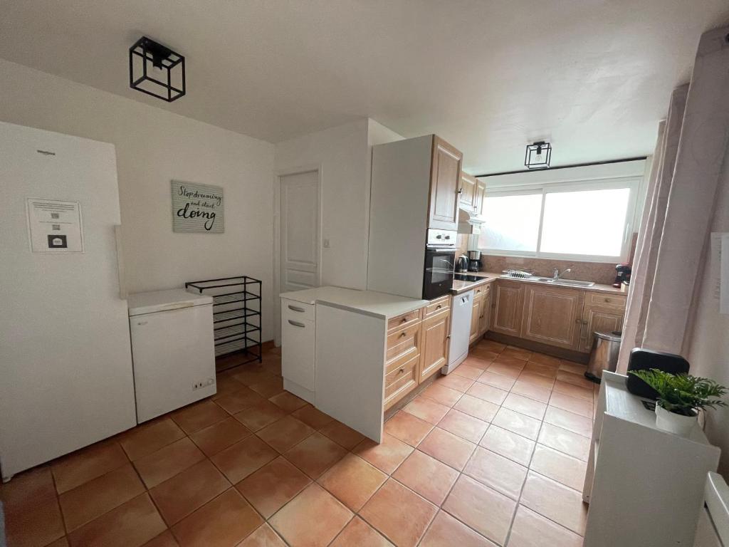 PYRENE HOLIDAYS - Appartement spacieux - chambres climatisées - cour privée - 5