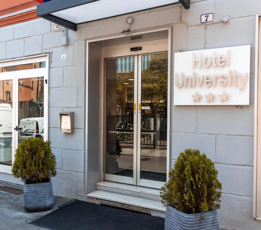 Hotel University - 2