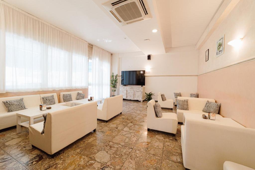 Hotel Carol - 5