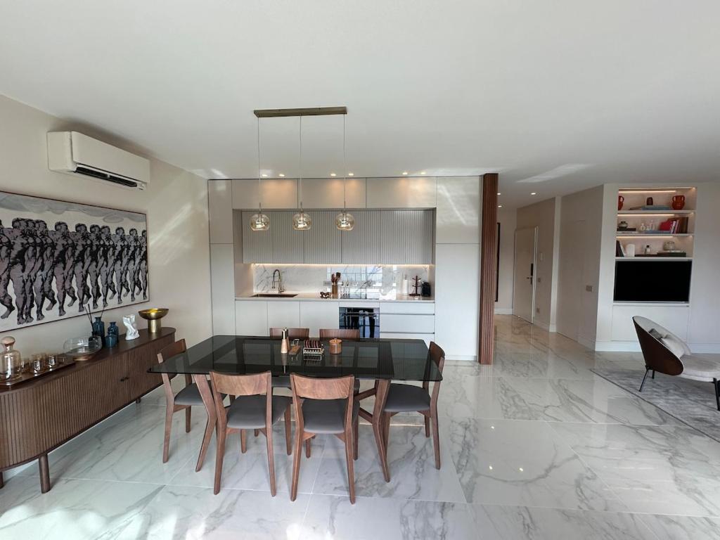 Luxury Sea View Apartment - 2