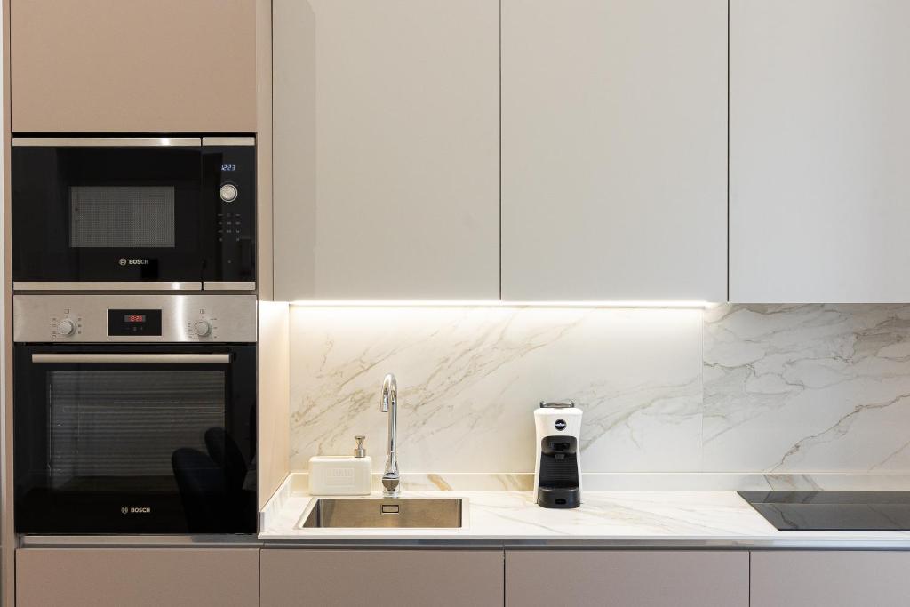 GAVAHOME Luxury Vatican Apartment Near Vatican Museums - 2