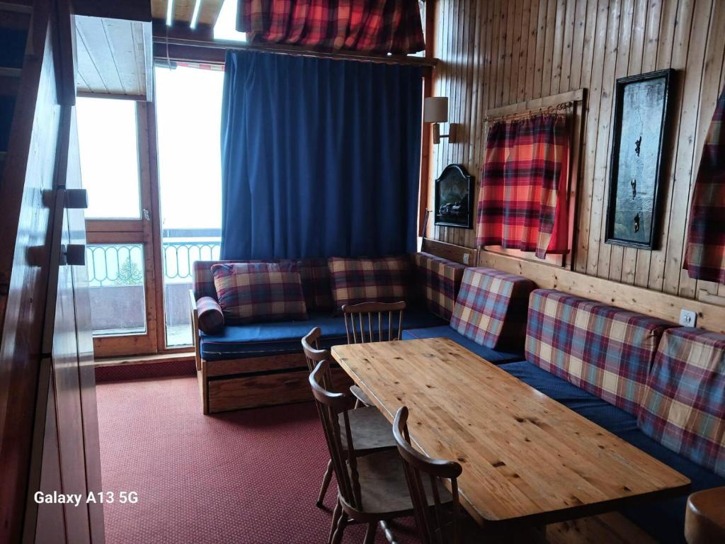 Résidence Arandelieres - duplex pour 6 personnes, au coeur de la station d'Arc 1800 avec une vue plongeante sur la vallée. MAE-9553 - 2