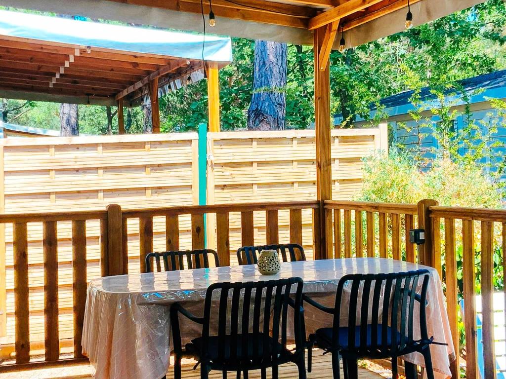 3 bedroom Chalets Camping Leï Suves - JoyCasa - 4