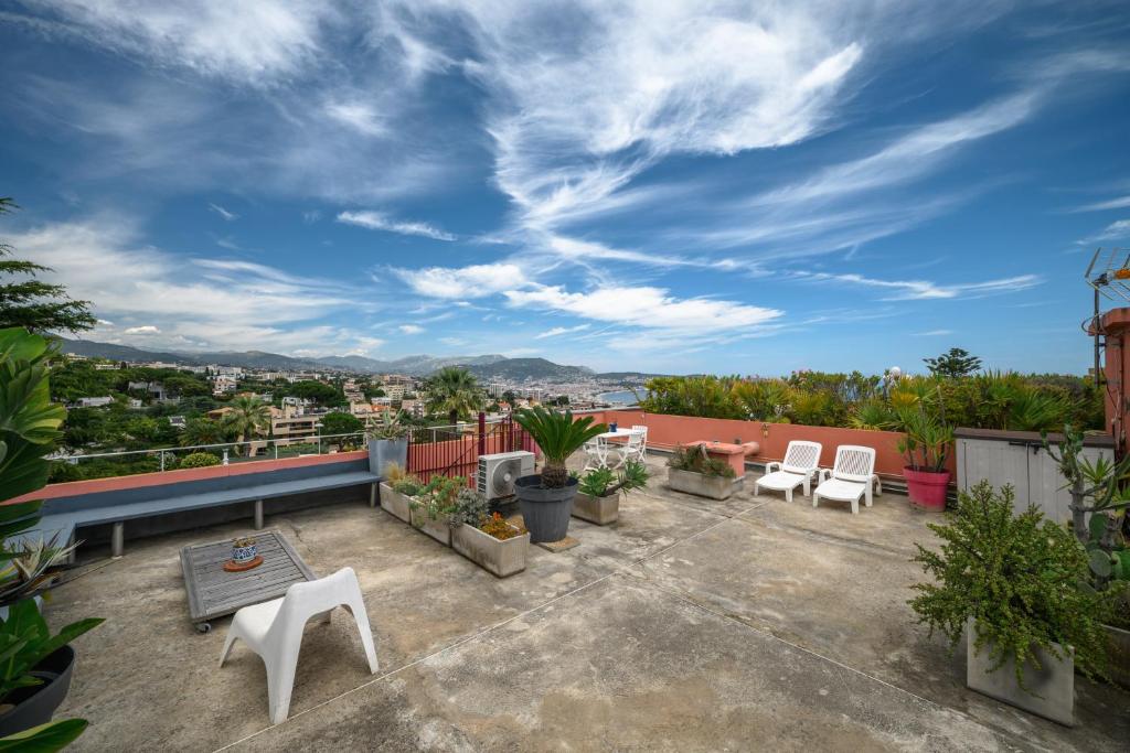 Rooftop Terrace – Sea View, Pool, Parking & A/C - 2