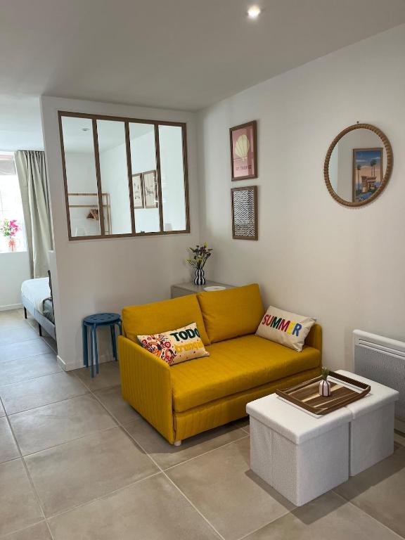 Studio rénové au coeur du centre ville de la londe les maures - 3
