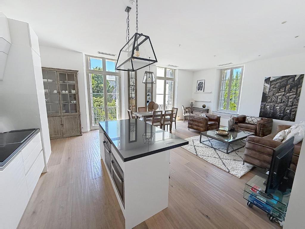 Beautiful 3 bedroom Carlton Canada 403 - 5