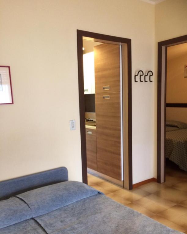 Tonini Apartments Lake View 2 - 4