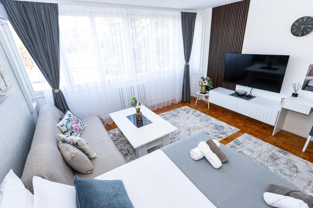 Meyra Apartment - 1