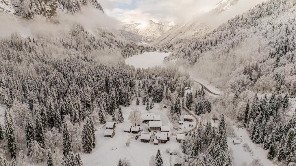 Chalet Truman near Lac de Montriond & Ardent Lift - 4