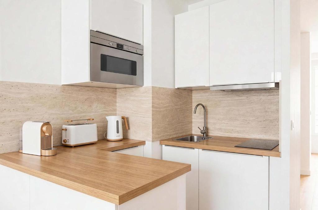 Large Bright Studio 5mins from Champs Elysees - 2