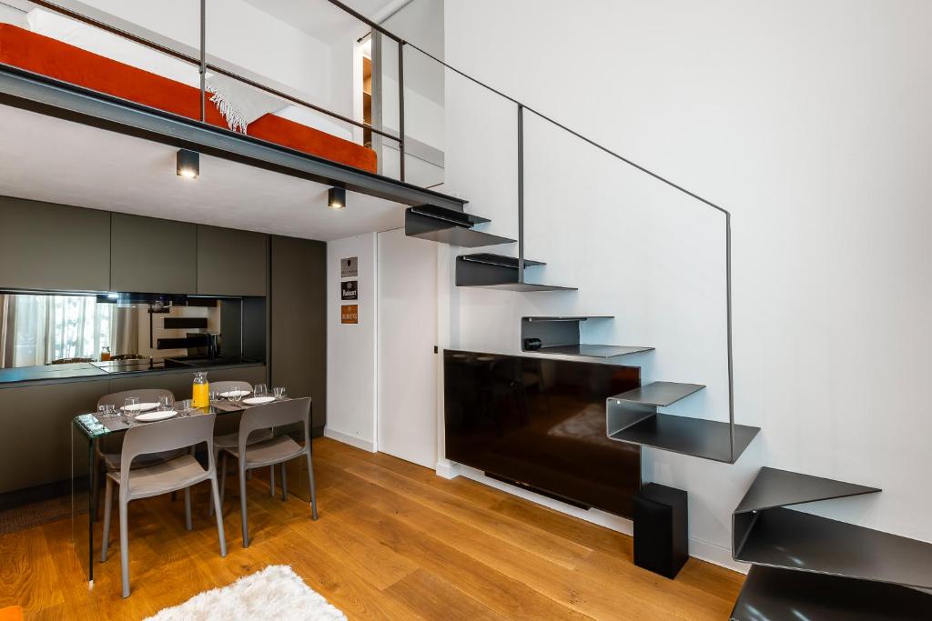 StayEasy Suite Rosales3 - Metro and Parking - 3