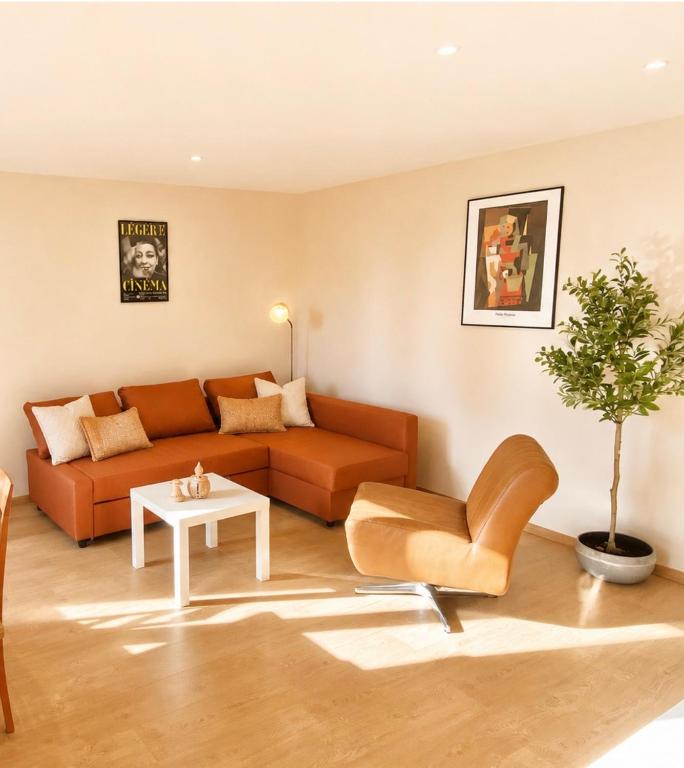 Great flat! 12 minute walk from train station and Palais - 1