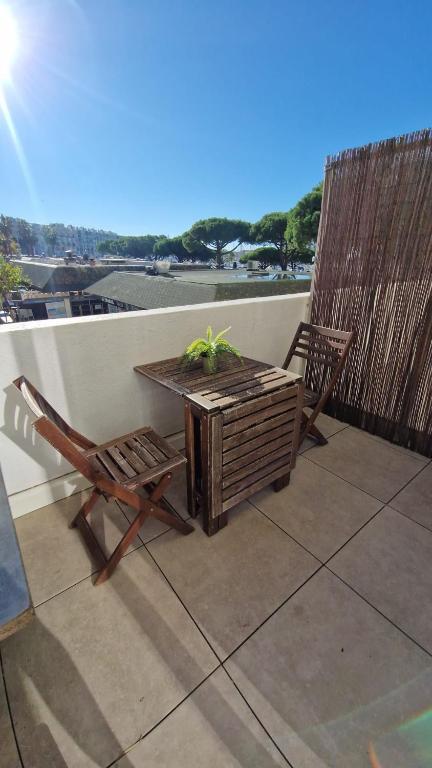 Studio Carnon climatisé avec vue port et balcon - 4