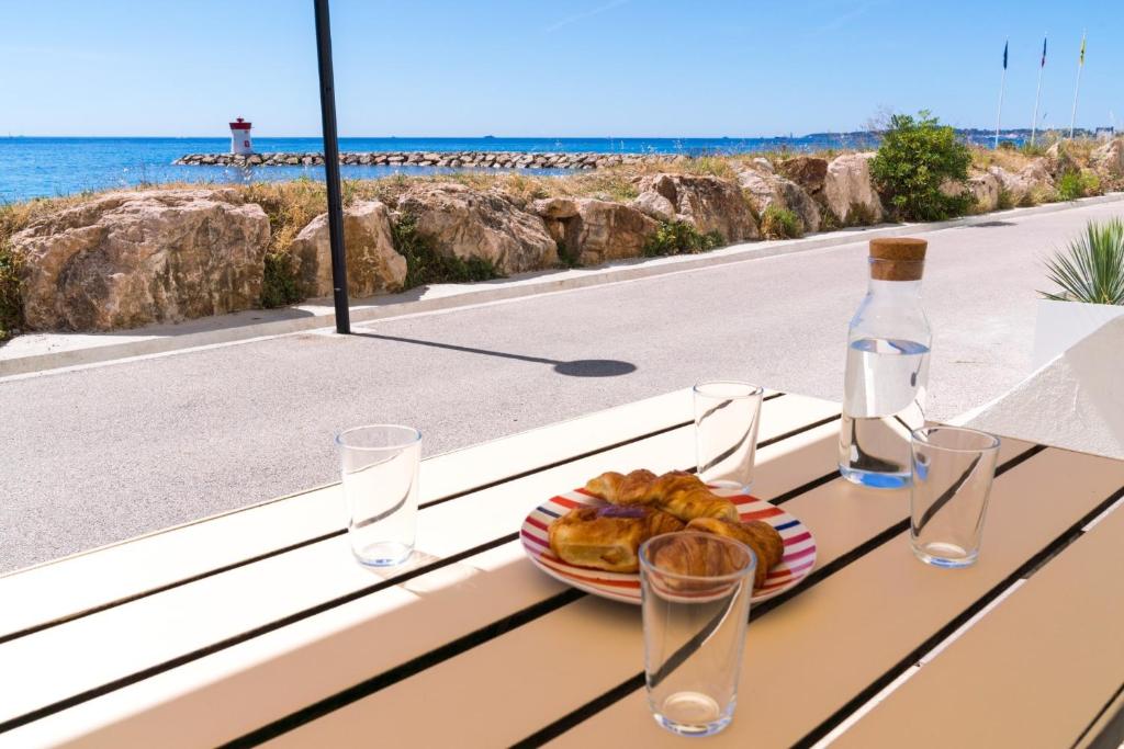 French Riviera Loft Panoramic Sea View, Beachfront - 2