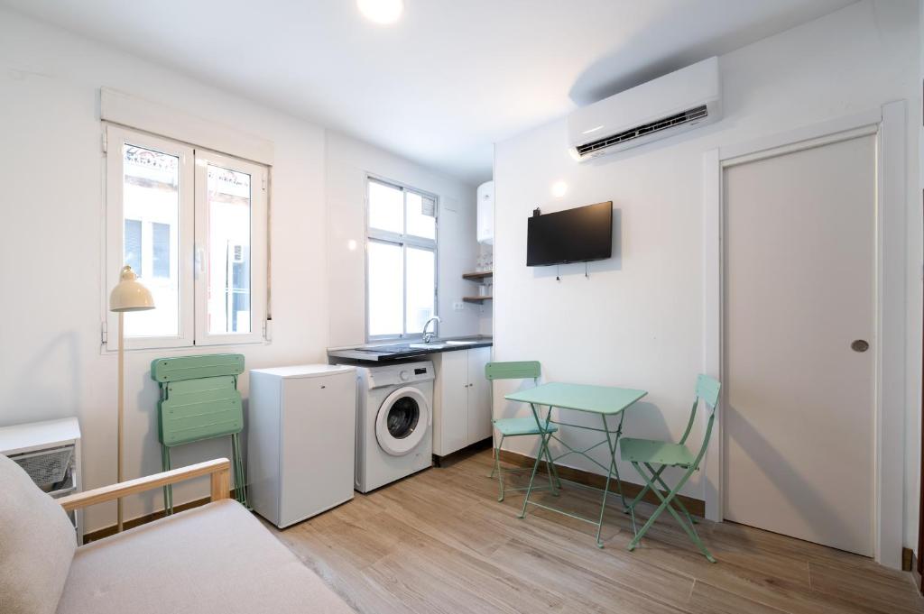 CRR4 Malasaña Chamberi 3 small bedroom - 1