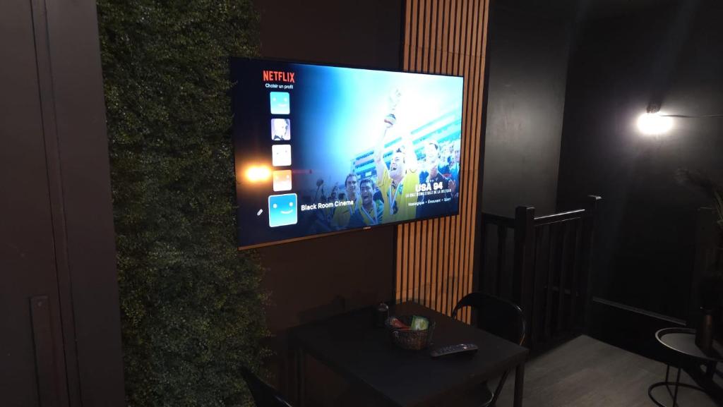 BLK Room - Cinéma et spa privatifs - 4