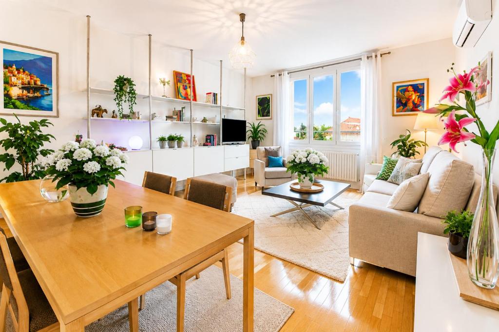 Appartement Climatisé 7mn Centre Ville 95M2 4 Adultes Bébé Garage Sous sol Arrivée Autonome - 1