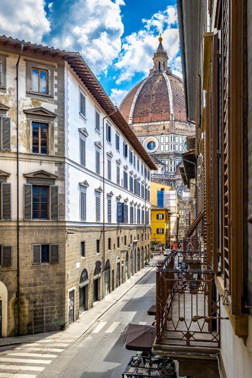 Frescoed apartment in the heart of Florence - 1