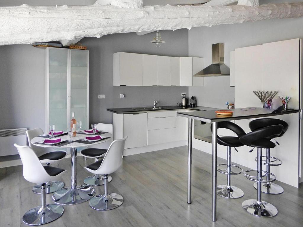 Terraced House Saintes-Maries Near Beaches - 5