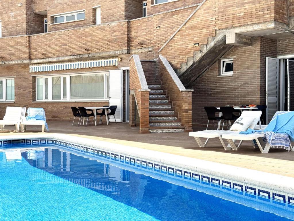 Apartamento Manel 11: Piscina y a 5 Minutos de la Playa en Torroella de Montgrí - HISP-7-22 - 3