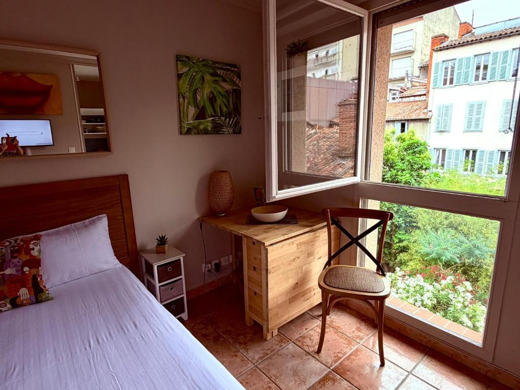 Meublé classé Carmes , entrée autonome, wifi, climatisé, petit parking privé - 3