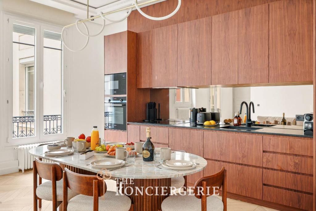 LE BEAU CHAMPS-ELYSEES - Luxury Apartment, AIR COND, LIFT - 3
