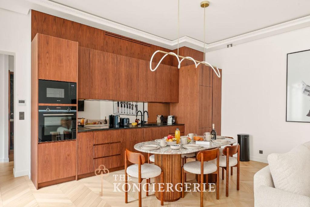 LE BEAU CHAMPS-ELYSEES - Luxury Apartment, AIR COND, LIFT - 4