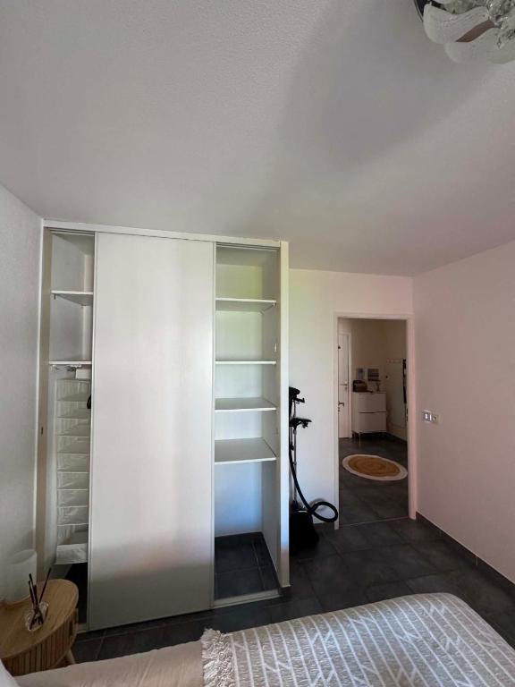 Appartement moderne avec terrasse, parking et clim - 4