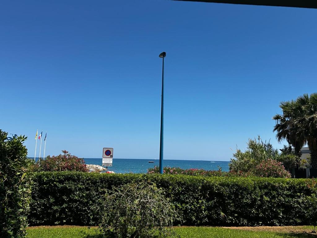 Villeneuve Loubet - Proximité Marina Baie des Anges - Front de Mer - Parking privé - 1