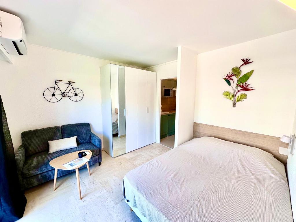 Nice studio with sleeping area, pool, parking, air conditioning - 2