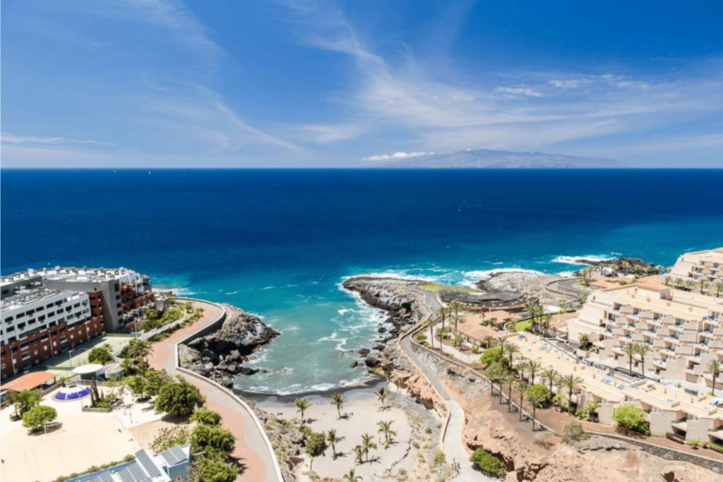 Ocean Serenity Apartment, Sea View & Parking, Tenerife South Escape - 2