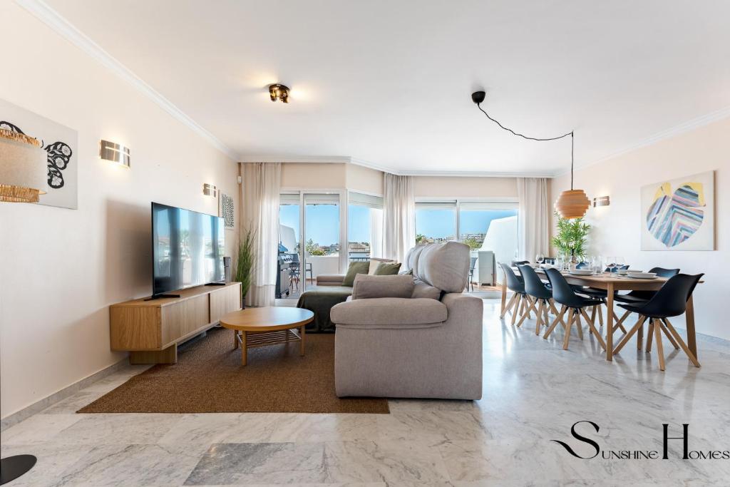 4 Bed Townhouse, Sauna, Pool, Sea Views - 3
