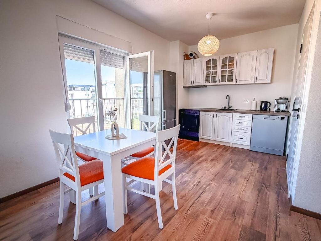 Yasna Apartments - 2