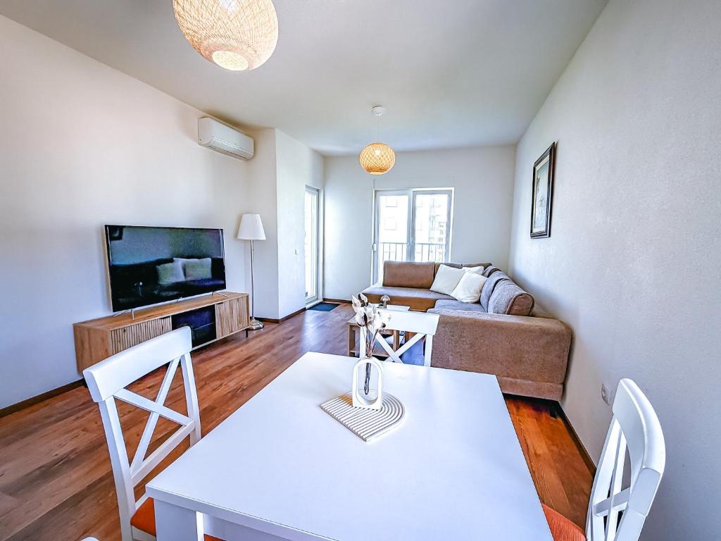 Yasna Apartments - 3