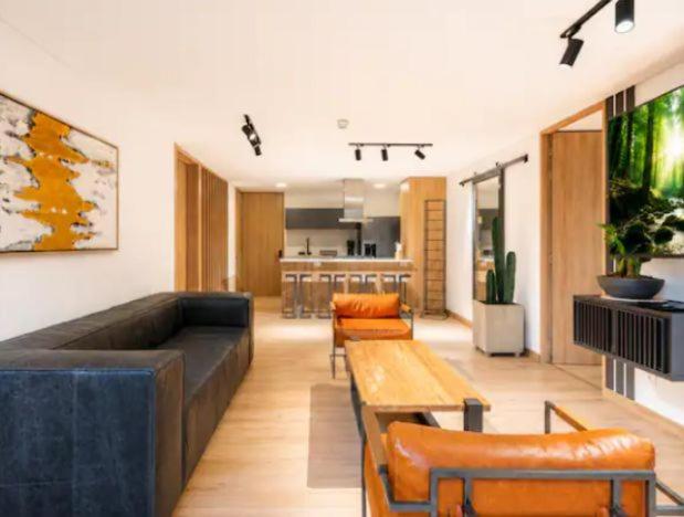 Amplio apartamento para 16 personas, 4 habitaciones, 4 baños con jacuzzi - 1