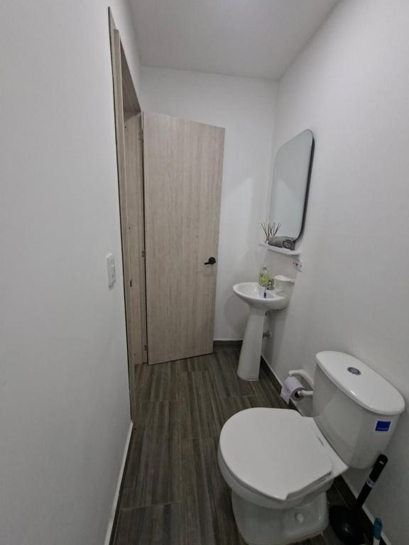 Loft 5 Minutos de Jardín plaza sector universitario Barrio el Ingenio - 5