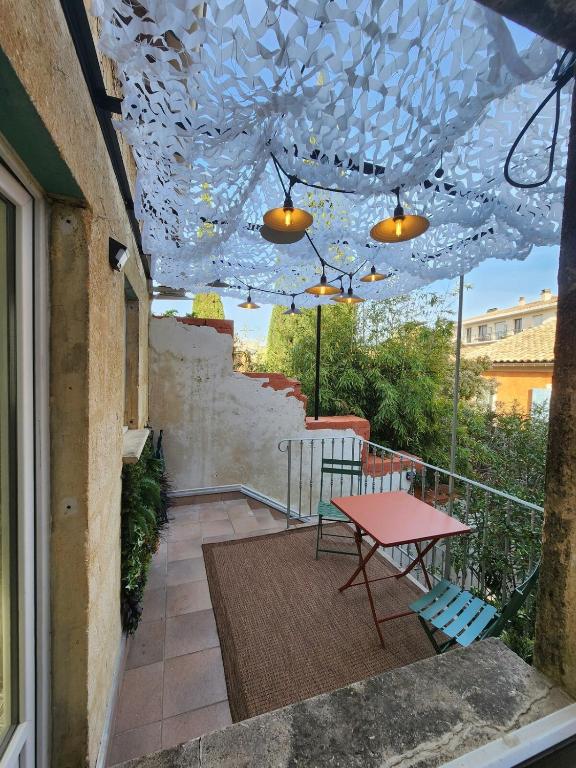 Le Petit Montmartre Chic studio Nîmes centre ville - 4