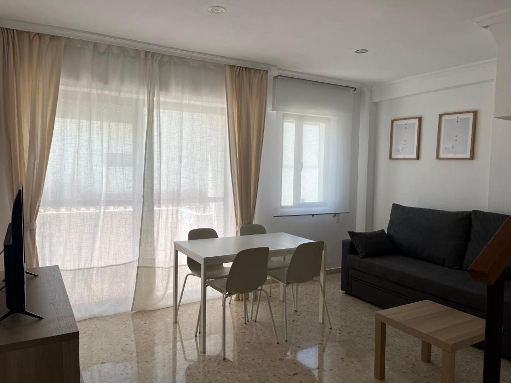 Vivienda adosada a 150m de la playa + patio + wifi - 3