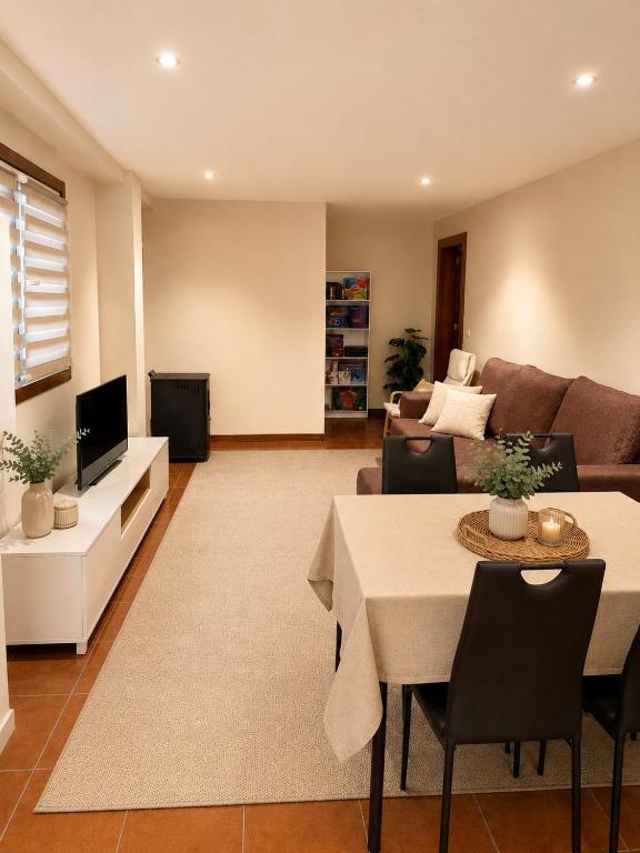 Casa con piscina y jacuzzi - 4
